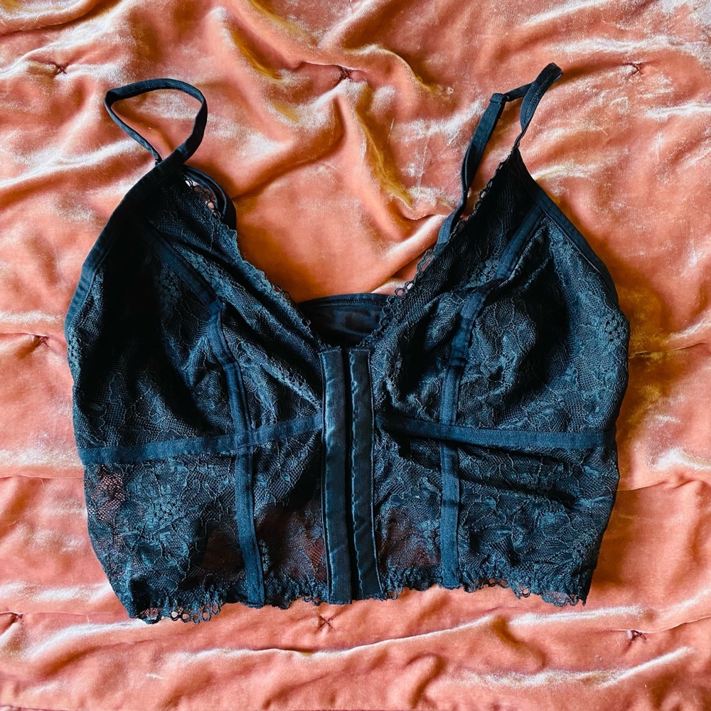 Colsie NWOT corseted top with eye hook closures size MEDIUM